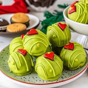 grinch oreo truffles 33